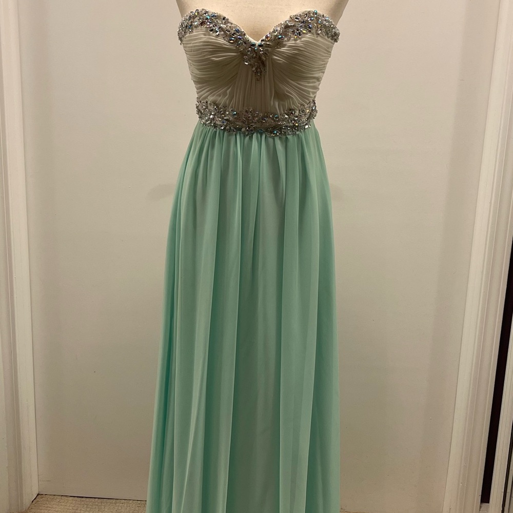 Bee Darlin - Strapless Prom Gown - Size 1/2